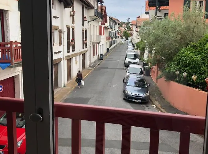 2 Pieces Avec Parking Quartier Du *