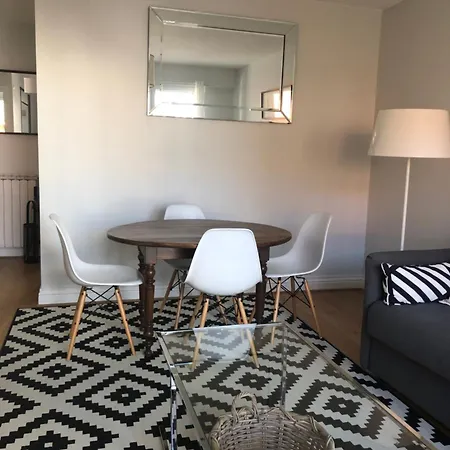 Apartment 2 Pieces Avec Parking Quartier Du *