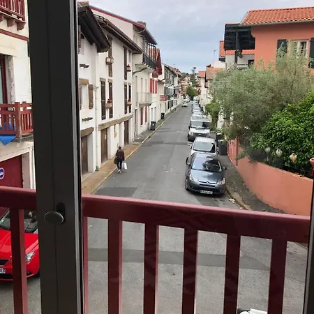 2 Pieces Avec Parking Quartier Du *