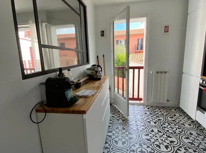 2 Pieces Avec Parking Quartier Du * Saint-Jean-de-Luz