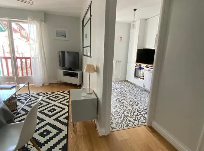 2 Pieces Avec Parking Quartier Du Apartmán